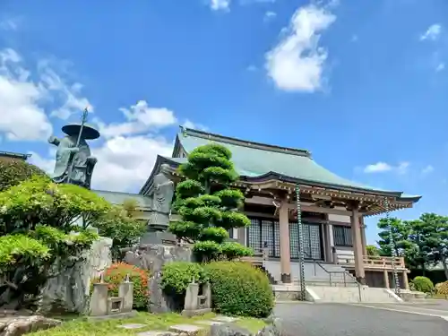 泉蔵寺の本殿