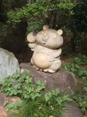 持明院の像