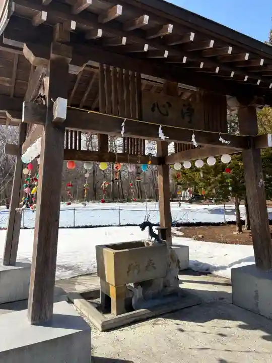 鹿追神社の{uncategorized: "未分類", other: "その他", undefined: "問題あり", building: "その他建物", grave: "お墓", sacred_gate: "鳥居", guardian: "狛犬", statue: "像", buddha: "仏像", history: "歴史", nature: "自然", garden: "庭園", animal: "動物", pagoda: "塔", temizu: "手水舎", mountain_gate: "山門・神門", sanctuary: "本殿・本堂", subordinate: "末社・摂社", art: "芸術", scenery: "景色", jizo: "地蔵", ema: "絵馬", goshuin: "御朱印", omikuji: "おみくじ", items: "授与品その他", amulet: "お守り", goshuincho: "御朱印帳", eats: "食事", festival: "お祭り", votive_dance: "神楽", shichigosan: "七五三参", wedding: "結婚式", experience: "体験その他", initially: "初詣", around: "周辺", anti_infection: "感染症対策"}