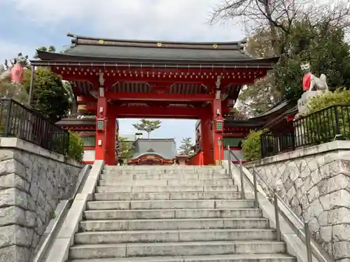 東伏見稲荷神社の山門・神門