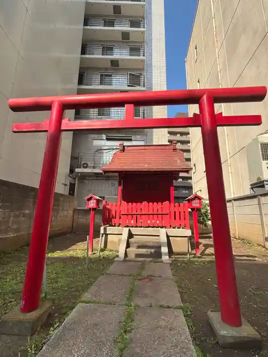 東関森稲荷社の{uncategorized: "未分類", other: "その他", undefined: "問題あり", building: "その他建物", grave: "お墓", sacred_gate: "鳥居", guardian: "狛犬", statue: "像", buddha: "仏像", history: "歴史", nature: "自然", garden: "庭園", animal: "動物", pagoda: "塔", temizu: "手水舎", mountain_gate: "山門・神門", sanctuary: "本殿・本堂", subordinate: "末社・摂社", art: "芸術", scenery: "景色", jizo: "地蔵", ema: "絵馬", goshuin: "御朱印", omikuji: "おみくじ", items: "授与品その他", amulet: "お守り", goshuincho: "御朱印帳", eats: "食事", festival: "お祭り", votive_dance: "神楽", shichigosan: "七五三参", wedding: "結婚式", experience: "体験その他", initially: "初詣", around: "周辺", anti_infection: "感染症対策"}