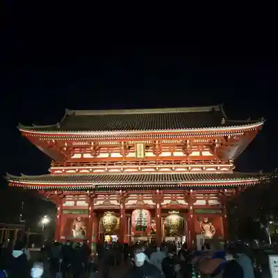 浅草寺の山門・神門