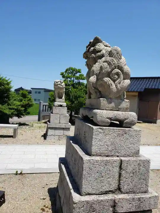 三乃神社の狛犬