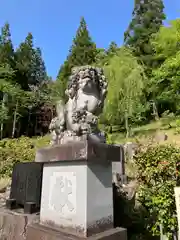 八海山尊神社の狛犬