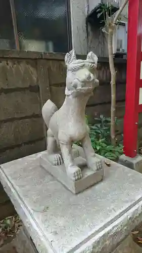 御蔵稲荷神社の狛犬