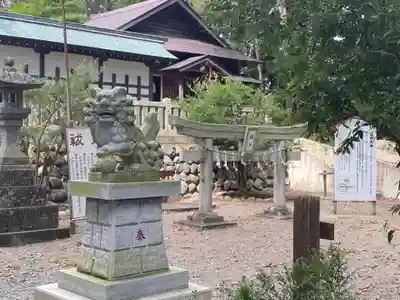 鳴雷神社の狛犬