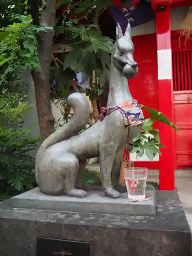 装束稲荷神社（王子稲荷神社境外摂社）の狛犬
