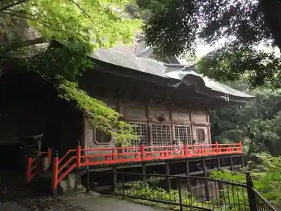 両子寺の本殿・本堂