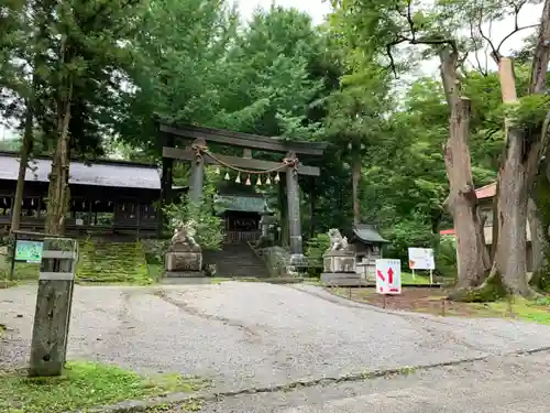 諏訪大社上社前宮の鳥居