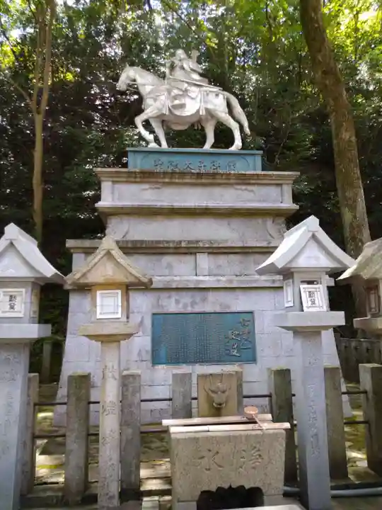 朝護孫子寺の像