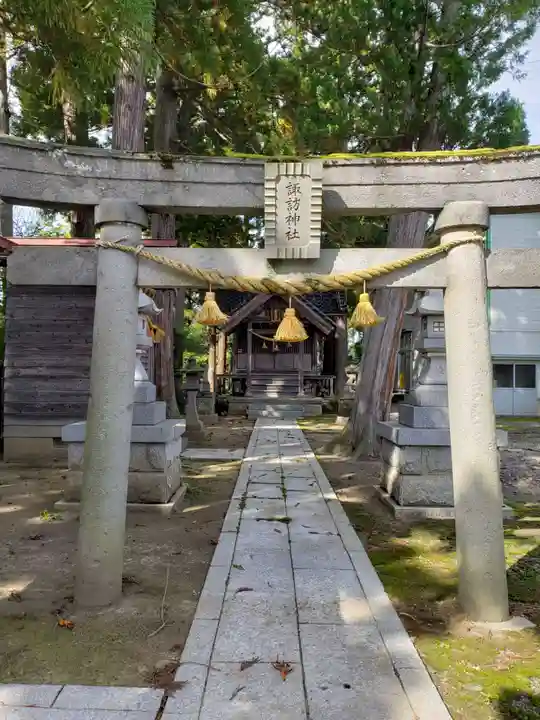 諏訪神社の鳥居