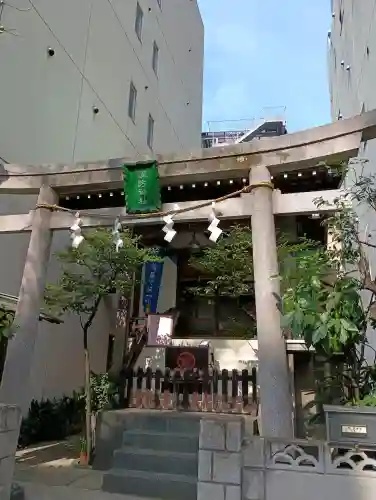 諏訪神社の{uncategorized: "未分類", other: "その他", undefined: "問題あり", building: "その他建物", grave: "お墓", sacred_gate: "鳥居", guardian: "狛犬", statue: "像", buddha: "仏像", history: "歴史", nature: "自然", garden: "庭園", animal: "動物", pagoda: "塔", temizu: "手水舎", mountain_gate: "山門・神門", sanctuary: "本殿・本堂", subordinate: "末社・摂社", art: "芸術", scenery: "景色", jizo: "地蔵", ema: "絵馬", goshuin: "御朱印", omikuji: "おみくじ", items: "授与品その他", amulet: "お守り", goshuincho: "御朱印帳", eats: "食事", festival: "お祭り", votive_dance: "神楽", shichigosan: "七五三参", wedding: "結婚式", experience: "体験その他", initially: "初詣", around: "周辺", anti_infection: "感染症対策"}