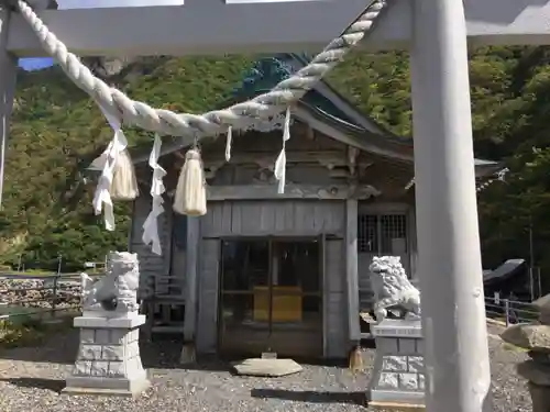 太田神社（拝殿）の本殿・本堂