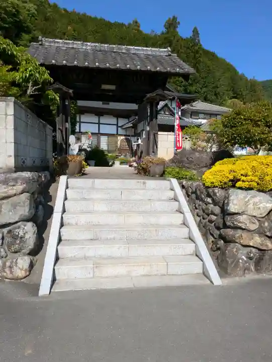 長興寺の{uncategorized: "未分類", other: "その他", undefined: "問題あり", building: "その他建物", grave: "お墓", sacred_gate: "鳥居", guardian: "狛犬", statue: "像", buddha: "仏像", history: "歴史", nature: "自然", garden: "庭園", animal: "動物", pagoda: "塔", temizu: "手水舎", mountain_gate: "山門・神門", sanctuary: "本殿・本堂", subordinate: "末社・摂社", art: "芸術", scenery: "景色", jizo: "地蔵", ema: "絵馬", goshuin: "御朱印", omikuji: "おみくじ", items: "授与品その他", amulet: "お守り", goshuincho: "御朱印帳", eats: "食事", festival: "お祭り", votive_dance: "神楽", shichigosan: "七五三参", wedding: "結婚式", experience: "体験その他", initially: "初詣", around: "周辺", anti_infection: "感染症対策"}