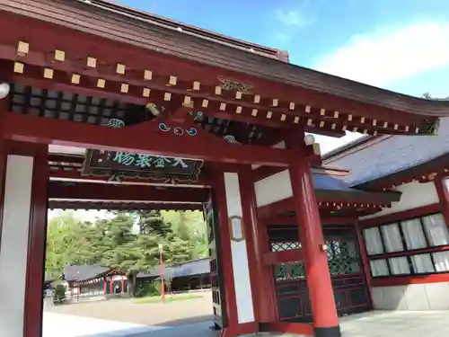 北海道護國神社の山門・神門
