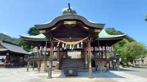 石清尾八幡宮の本殿