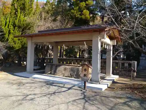 山梨縣護國神社の手水舎