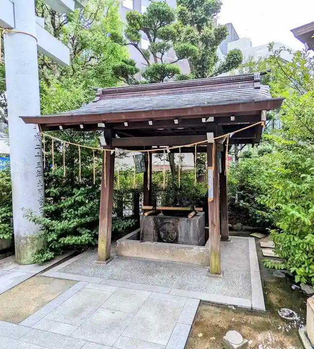 太田姫稲荷神社の手水舎