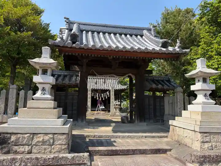 崇導神社の{uncategorized: "未分類", other: "その他", undefined: "問題あり", building: "その他建物", grave: "お墓", sacred_gate: "鳥居", guardian: "狛犬", statue: "像", buddha: "仏像", history: "歴史", nature: "自然", garden: "庭園", animal: "動物", pagoda: "塔", temizu: "手水舎", mountain_gate: "山門・神門", sanctuary: "本殿・本堂", subordinate: "末社・摂社", art: "芸術", scenery: "景色", jizo: "地蔵", ema: "絵馬", goshuin: "御朱印", omikuji: "おみくじ", items: "授与品その他", amulet: "お守り", goshuincho: "御朱印帳", eats: "食事", festival: "お祭り", votive_dance: "神楽", shichigosan: "七五三参", wedding: "結婚式", experience: "体験その他", initially: "初詣", around: "周辺", anti_infection: "感染症対策"}