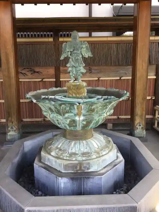 宗保院の手水舎