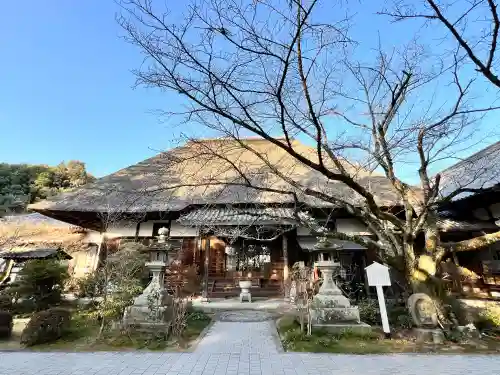 円通寺の{uncategorized: "未分類", other: "その他", undefined: "問題あり", building: "その他建物", grave: "お墓", sacred_gate: "鳥居", guardian: "狛犬", statue: "像", buddha: "仏像", history: "歴史", nature: "自然", garden: "庭園", animal: "動物", pagoda: "塔", temizu: "手水舎", mountain_gate: "山門・神門", sanctuary: "本殿・本堂", subordinate: "末社・摂社", art: "芸術", scenery: "景色", jizo: "地蔵", ema: "絵馬", goshuin: "御朱印", omikuji: "おみくじ", items: "授与品その他", amulet: "お守り", goshuincho: "御朱印帳", eats: "食事", festival: "お祭り", votive_dance: "神楽", shichigosan: "七五三参", wedding: "結婚式", experience: "体験その他", initially: "初詣", around: "周辺", anti_infection: "感染症対策"}