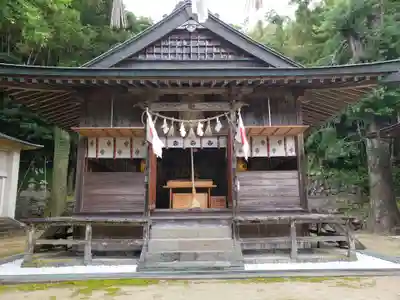 白沙八幡神社の本殿・本堂