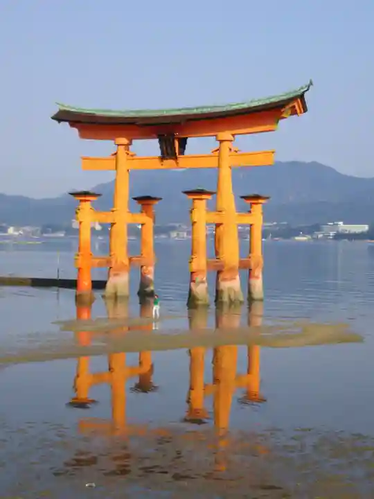 厳島神社の鳥居