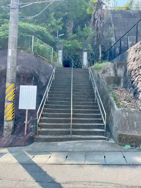 韮崎窟観音(山梨県)