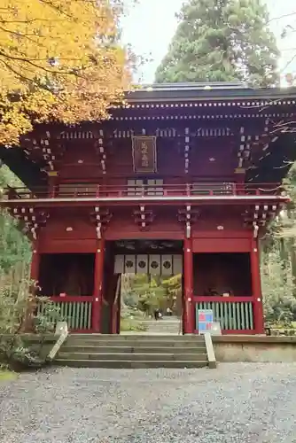 御岩神社の山門・神門