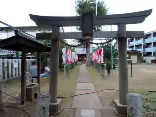 出世稲荷神社の鳥居