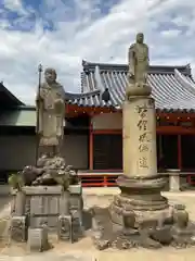 八正寺の像