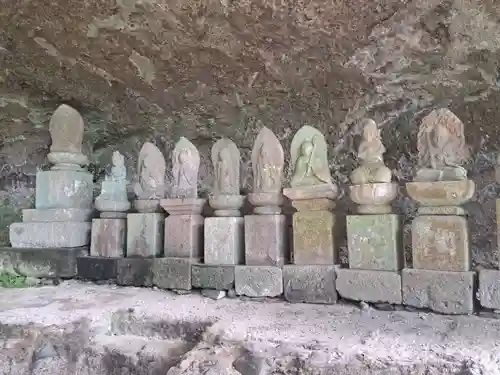 岩洞窟・迦陵頻伽(福岡県)