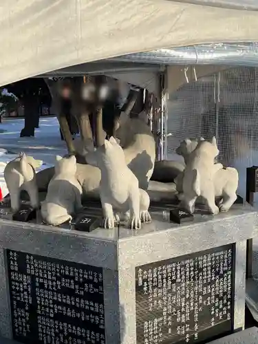 西野神社の像