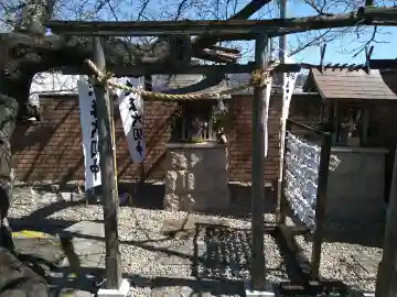 たま神社の{uncategorized: "未分類", other: "その他", undefined: "問題あり", building: "その他建物", grave: "お墓", sacred_gate: "鳥居", guardian: "狛犬", statue: "像", buddha: "仏像", history: "歴史", nature: "自然", garden: "庭園", animal: "動物", pagoda: "塔", temizu: "手水舎", mountain_gate: "山門・神門", sanctuary: "本殿・本堂", subordinate: "末社・摂社", art: "芸術", scenery: "景色", jizo: "地蔵", ema: "絵馬", goshuin: "御朱印", omikuji: "おみくじ", items: "授与品その他", amulet: "お守り", goshuincho: "御朱印帳", eats: "食事", festival: "お祭り", votive_dance: "神楽", shichigosan: "七五三参", wedding: "結婚式", experience: "体験その他", initially: "初詣", around: "周辺", anti_infection: "感染症対策"}