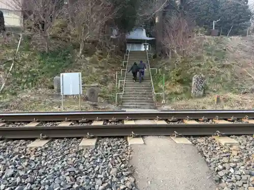 山寺千手院の{uncategorized: "未分類", other: "その他", undefined: "問題あり", building: "その他建物", grave: "お墓", sacred_gate: "鳥居", guardian: "狛犬", statue: "像", buddha: "仏像", history: "歴史", nature: "自然", garden: "庭園", animal: "動物", pagoda: "塔", temizu: "手水舎", mountain_gate: "山門・神門", sanctuary: "本殿・本堂", subordinate: "末社・摂社", art: "芸術", scenery: "景色", jizo: "地蔵", ema: "絵馬", goshuin: "御朱印", omikuji: "おみくじ", items: "授与品その他", amulet: "お守り", goshuincho: "御朱印帳", eats: "食事", festival: "お祭り", votive_dance: "神楽", shichigosan: "七五三参", wedding: "結婚式", experience: "体験その他", initially: "初詣", around: "周辺", anti_infection: "感染症対策"}