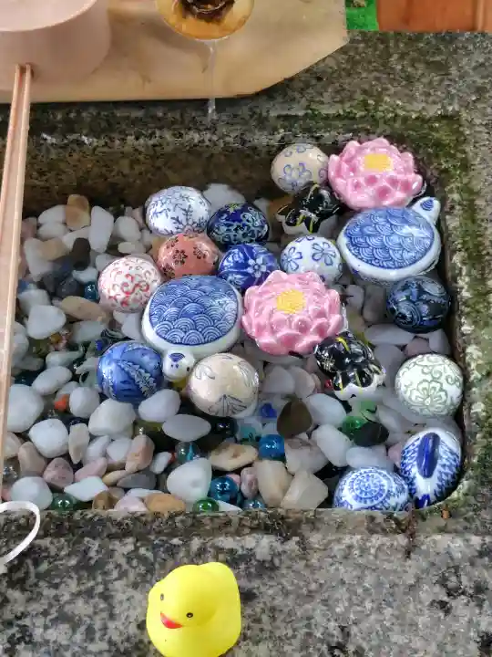 鏑八幡神社の{uncategorized: "未分類", other: "その他", undefined: "問題あり", building: "その他建物", grave: "お墓", sacred_gate: "鳥居", guardian: "狛犬", statue: "像", buddha: "仏像", history: "歴史", nature: "自然", garden: "庭園", animal: "動物", pagoda: "塔", temizu: "手水舎", mountain_gate: "山門・神門", sanctuary: "本殿・本堂", subordinate: "末社・摂社", art: "芸術", scenery: "景色", jizo: "地蔵", ema: "絵馬", goshuin: "御朱印", omikuji: "おみくじ", items: "授与品その他", amulet: "お守り", goshuincho: "御朱印帳", eats: "食事", festival: "お祭り", votive_dance: "神楽", shichigosan: "七五三参", wedding: "結婚式", experience: "体験その他", initially: "初詣", around: "周辺", anti_infection: "感染症対策"}