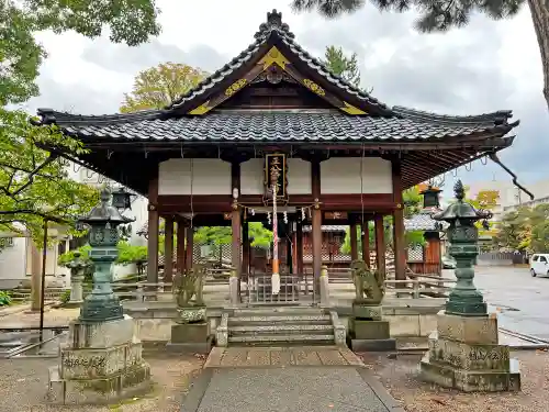 八幡神社の本殿