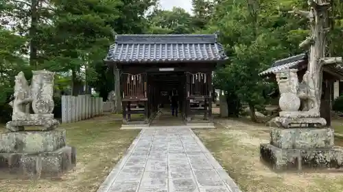 鵜江神社の山門・神門