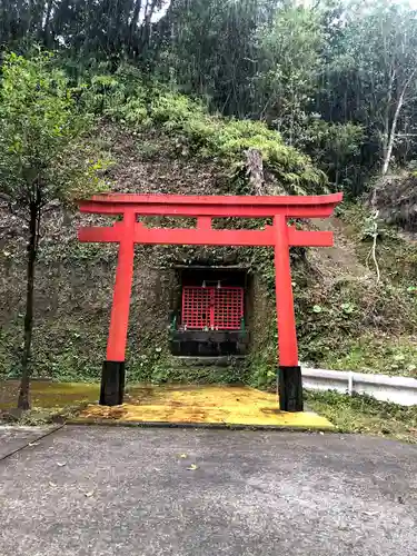 天御中主神社の末社