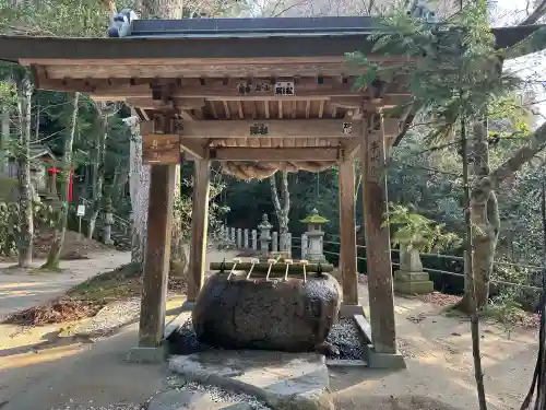 玉作湯神社の{uncategorized: "未分類", other: "その他", undefined: "問題あり", building: "その他建物", grave: "お墓", sacred_gate: "鳥居", guardian: "狛犬", statue: "像", buddha: "仏像", history: "歴史", nature: "自然", garden: "庭園", animal: "動物", pagoda: "塔", temizu: "手水舎", mountain_gate: "山門・神門", sanctuary: "本殿・本堂", subordinate: "末社・摂社", art: "芸術", scenery: "景色", jizo: "地蔵", ema: "絵馬", goshuin: "御朱印", omikuji: "おみくじ", items: "授与品その他", amulet: "お守り", goshuincho: "御朱印帳", eats: "食事", festival: "お祭り", votive_dance: "神楽", shichigosan: "七五三参", wedding: "結婚式", experience: "体験その他", initially: "初詣", around: "周辺", anti_infection: "感染症対策"}