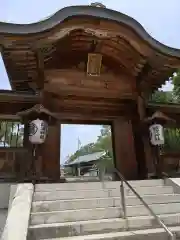 饒津神社の山門