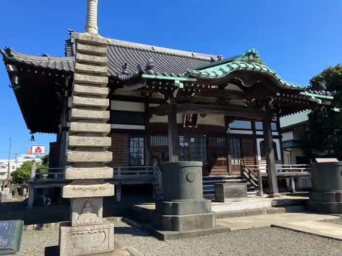 医王寺の本殿