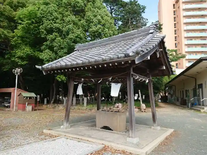 諏訪社の手水舎