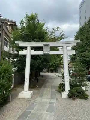 被官稲荷神社の鳥居