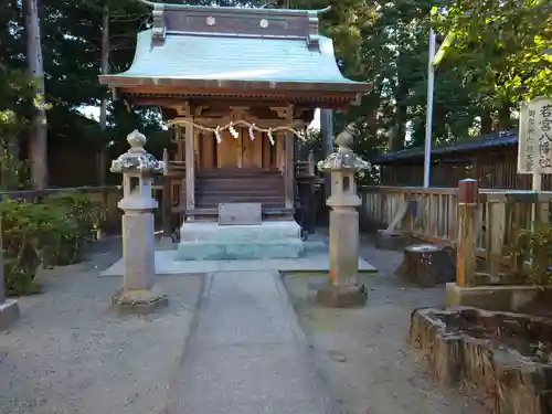 鶴谷八幡宮の末社