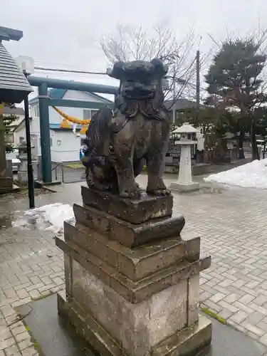 烈々布神社の狛犬