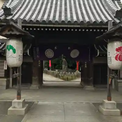 了徳院の山門・神門