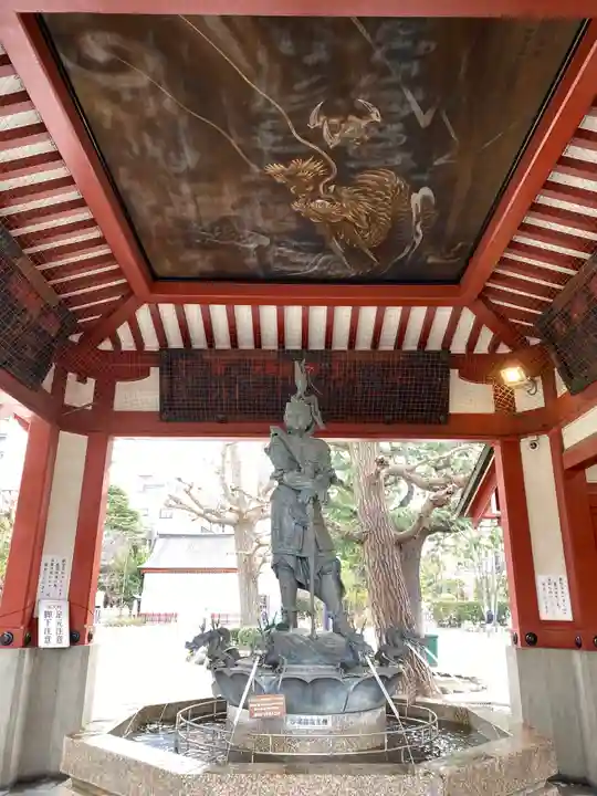 浅草寺の手水舎