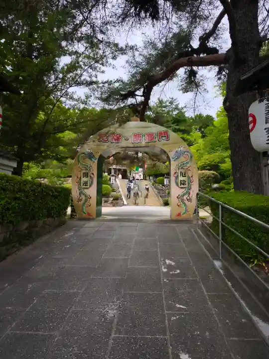 栴檀寺(世田薬師)の{uncategorized: "未分類", other: "その他", undefined: "問題あり", building: "その他建物", grave: "お墓", sacred_gate: "鳥居", guardian: "狛犬", statue: "像", buddha: "仏像", history: "歴史", nature: "自然", garden: "庭園", animal: "動物", pagoda: "塔", temizu: "手水舎", mountain_gate: "山門・神門", sanctuary: "本殿・本堂", subordinate: "末社・摂社", art: "芸術", scenery: "景色", jizo: "地蔵", ema: "絵馬", goshuin: "御朱印", omikuji: "おみくじ", items: "授与品その他", amulet: "お守り", goshuincho: "御朱印帳", eats: "食事", festival: "お祭り", votive_dance: "神楽", shichigosan: "七五三参", wedding: "結婚式", experience: "体験その他", initially: "初詣", around: "周辺", anti_infection: "感染症対策"}