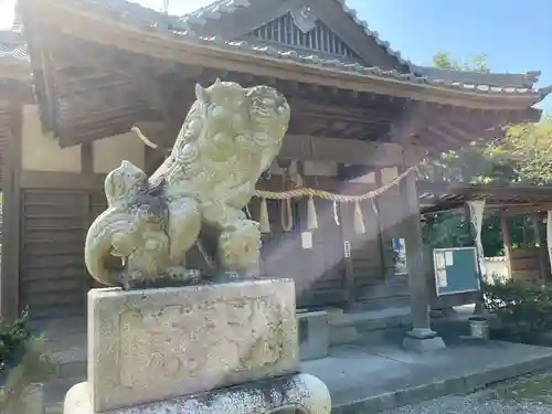 楠村神社の狛犬